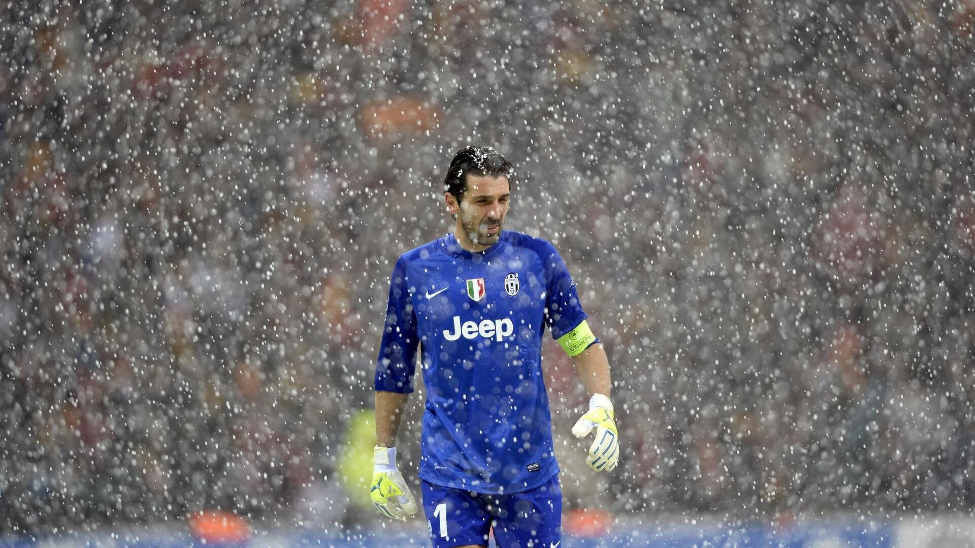 《跨界合作频发：电竞与娱乐、时尚圈的深度融合》，电竞产业与其他产业的融合